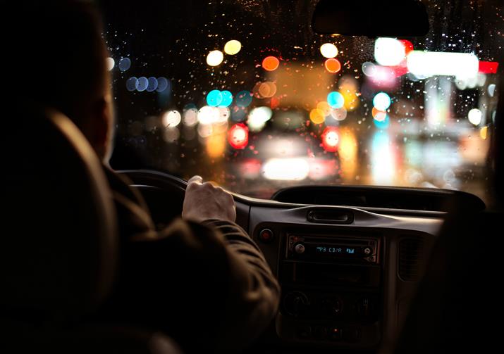 Our 5 top tips for safe driving during the darker months
